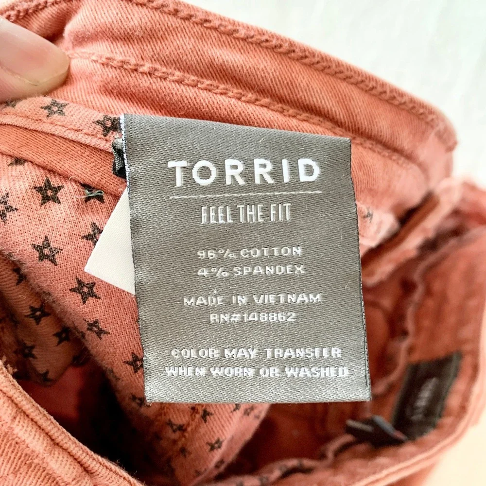 Torrid Utility Cargo Shorts Women Size 12 Coral Pink Stretch Cotton Twill Cuffed